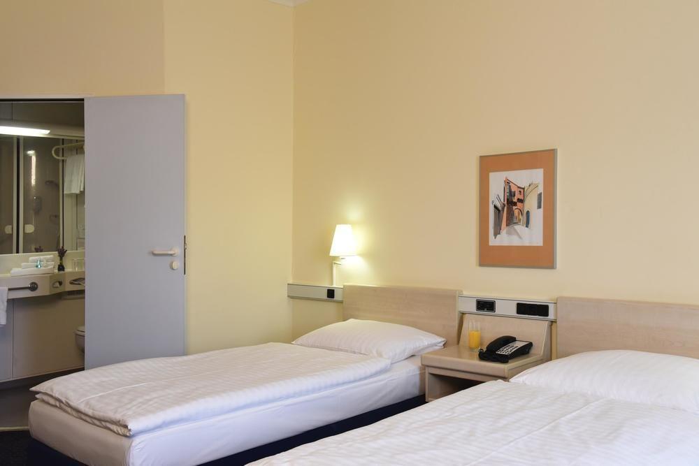 Intercityhotel สตุตการ์ต ภายนอก รูปภาพ
