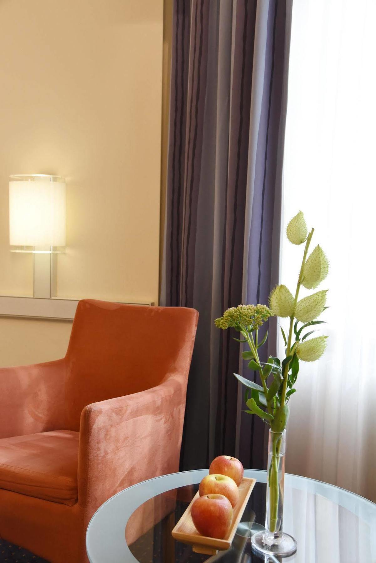 Intercityhotel สตุตการ์ต ภายนอก รูปภาพ