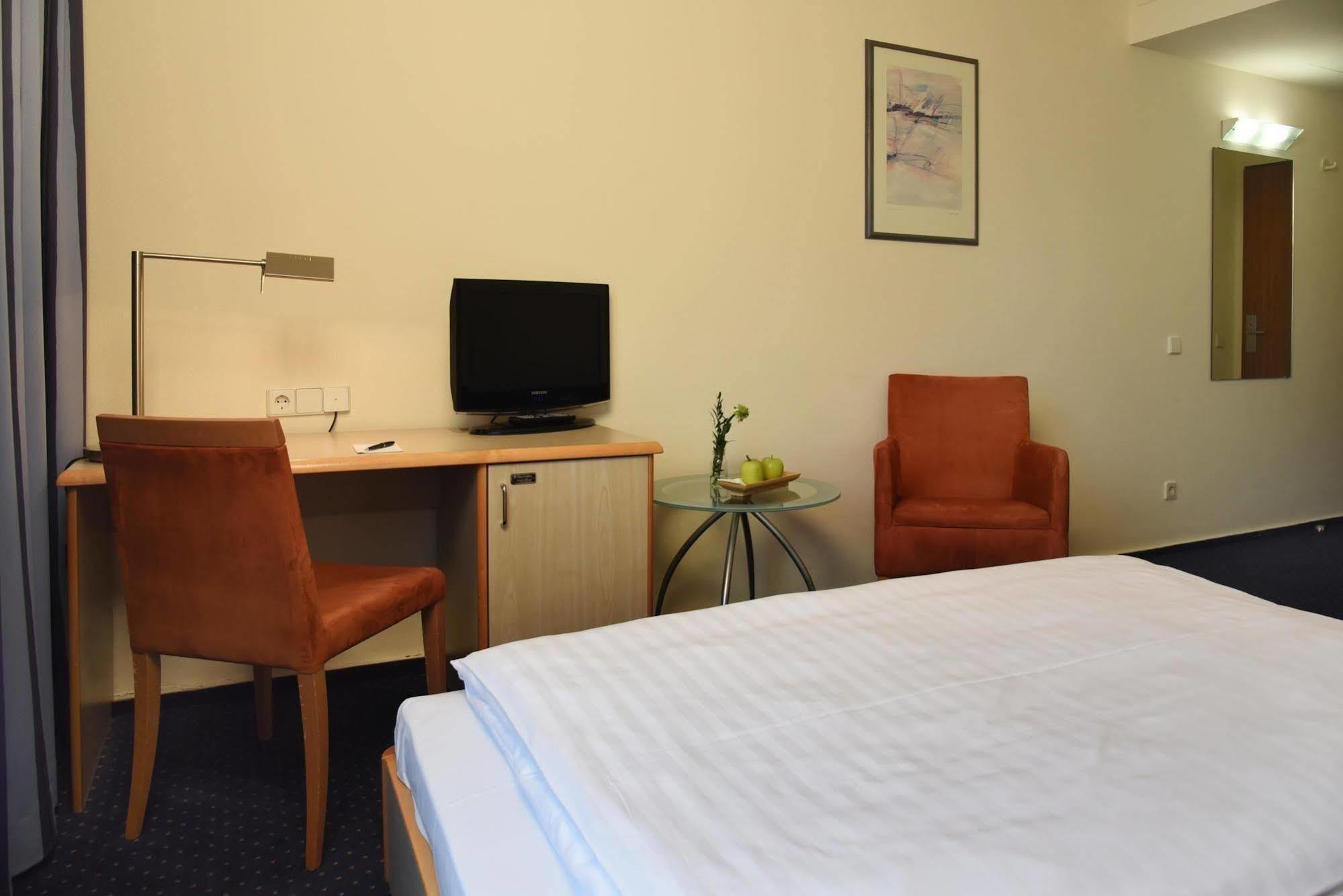 Intercityhotel สตุตการ์ต ภายนอก รูปภาพ